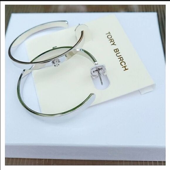 Nwot Tory Burch Silver Logo One Raised Stud Hoop Earirngs, Comes With Dust Bag - Picture 2 of 5